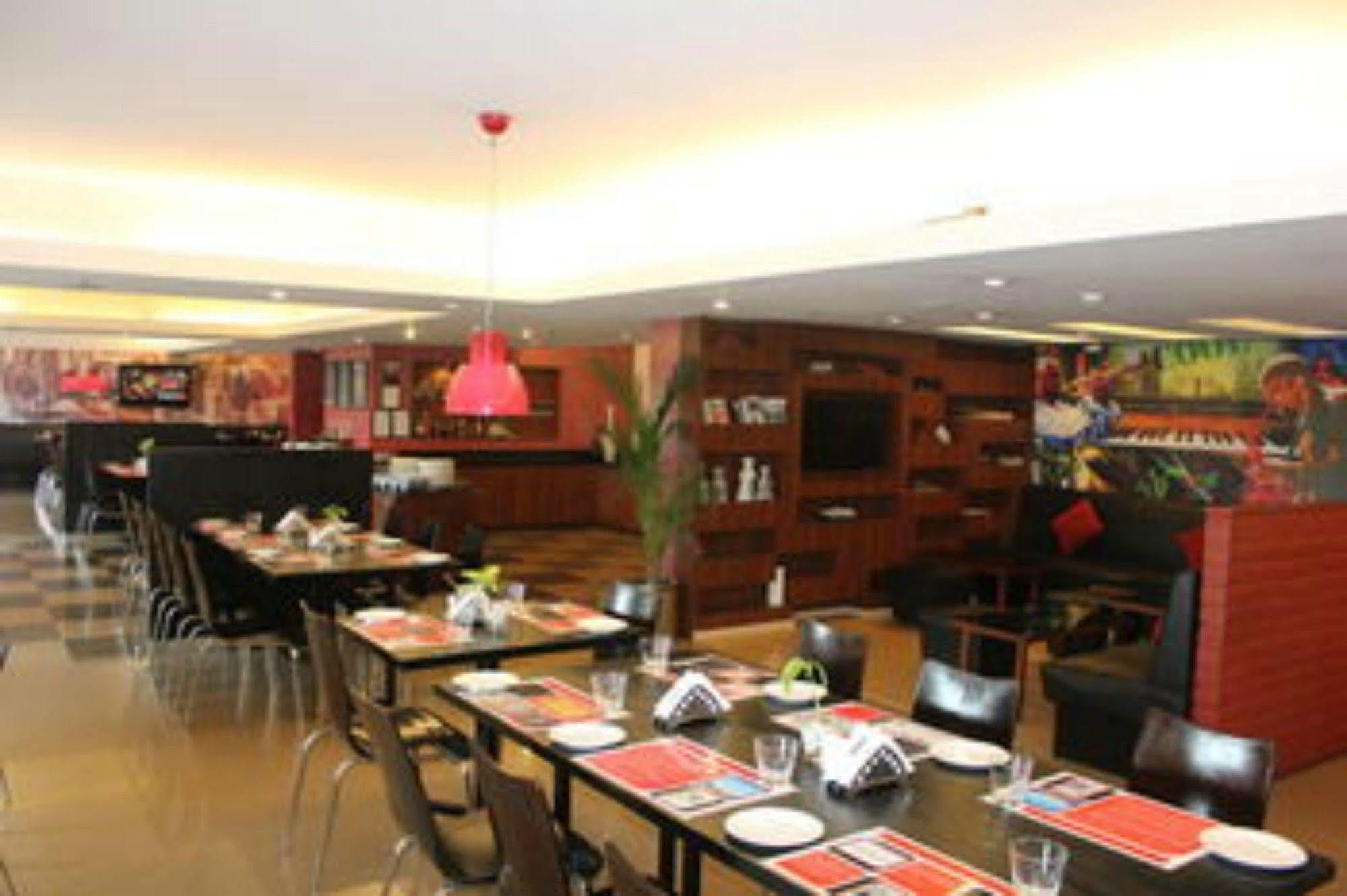 Red Fox By Lemon Tree Hotels, Jaipur Bagian luar foto